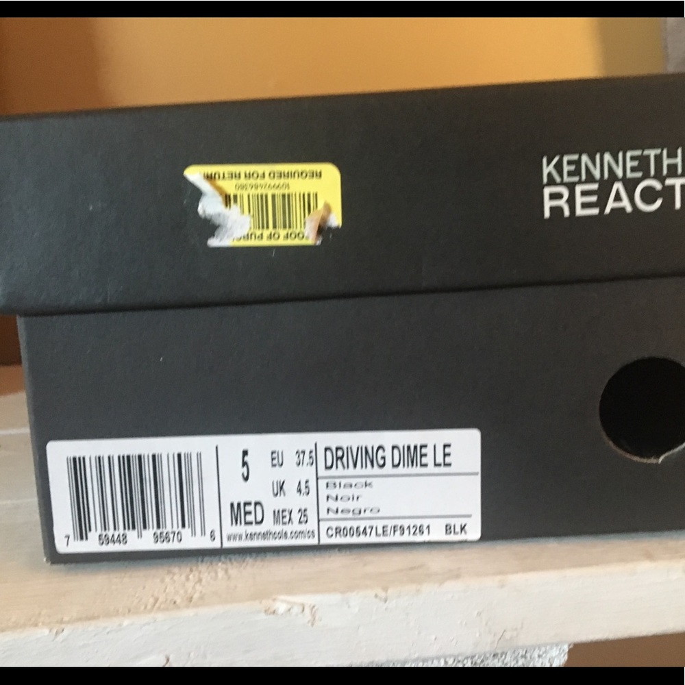 Kenneth Cole Reaction boy’s shoes size 5